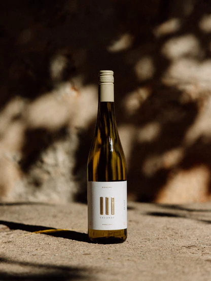 Titelseite -Default Template 1 drei freunde riesling weisswein trocken 041xxx bild1